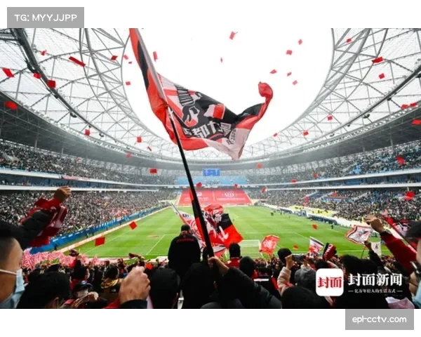 成都蓉城梦碎凤凰山 球员泪洒赛场 球迷心痛难忍 成都蓉城梦碎凤凰山 球员泪洒赛场 球迷心痛难忍