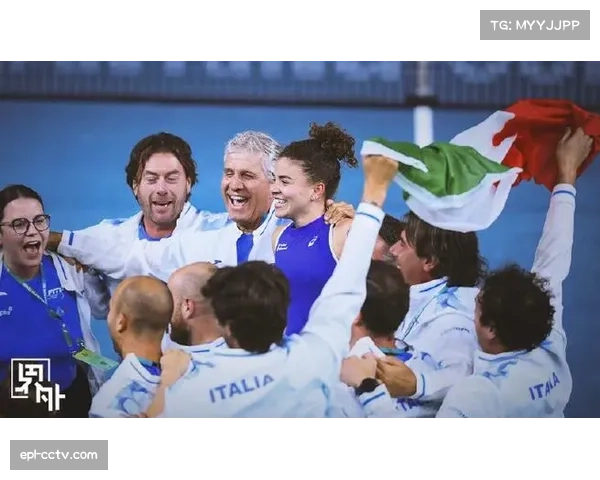 意大利队2-0击败西班牙，实现网球戴维斯杯三连冠
