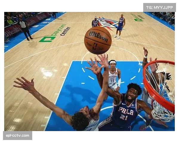 76人背靠背客战雄鹿，恩比德缺阵马克西独挑大梁